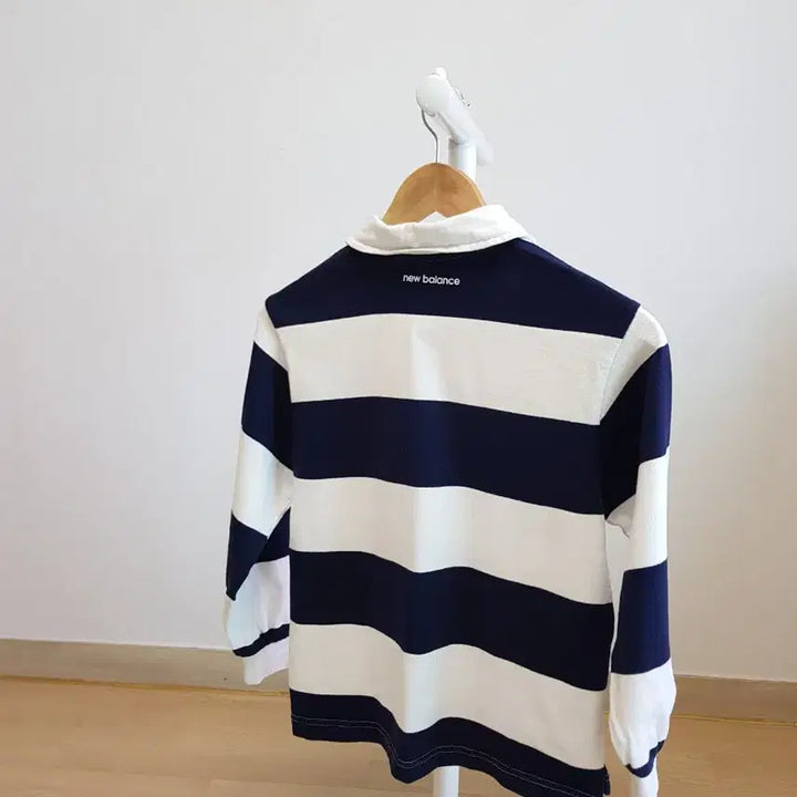 [BUNJANG] New Balance Kids Kara Stripe T-Shirt 140 / 뉴발란스키즈  카라 스트라이프 티 140