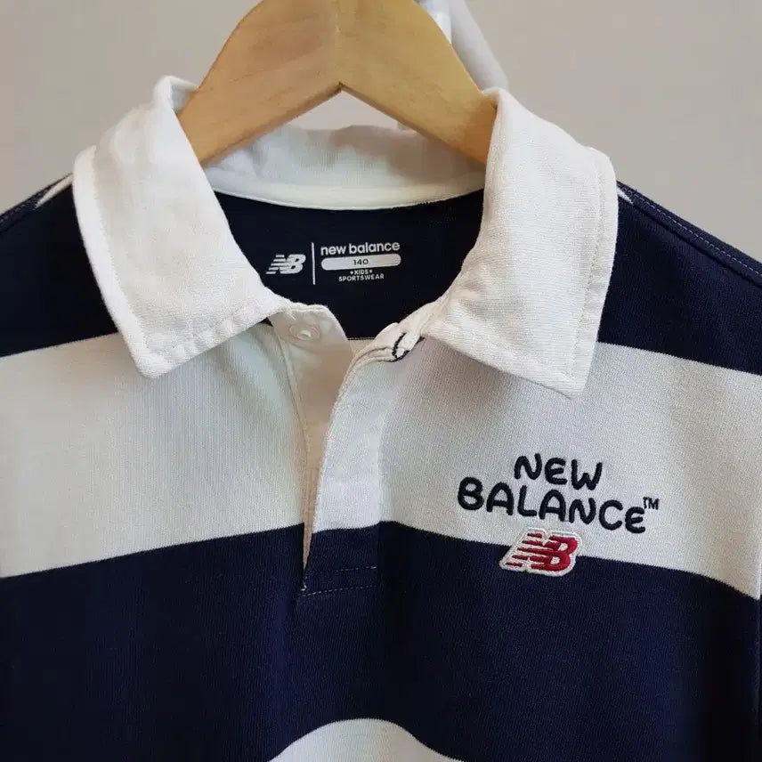 [BUNJANG] New Balance Kids Kara Stripe T-Shirt 140 / 뉴발란스키즈  카라 스트라이프 티 140