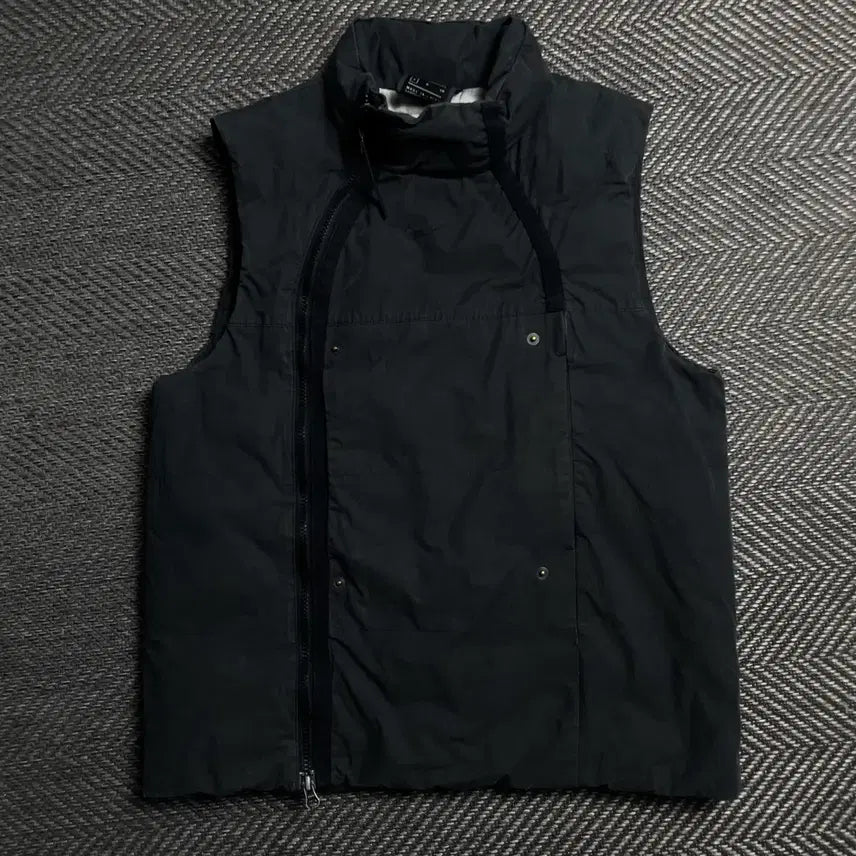 [BUNJANG] Nike Tech Pack Vest with Side Zipper Detail / 나이키 사이드 지퍼 디테일 테크팩 베스트y 6197