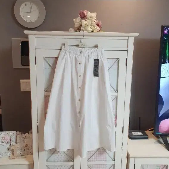 [BUNJANG] 8seconds White Button Long Skirt / 에잇세컨즈 화이트 버튼 롱스커트/55~66 새상품