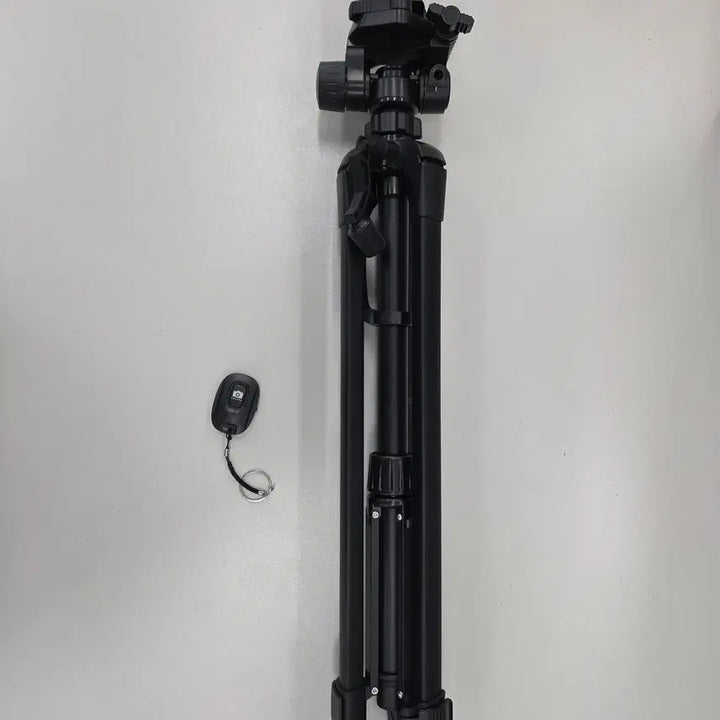 [BUNJANG] Professional Tripod for Travel, Smartphone, and Camera with Bluetooth Remote / 여행용, 스마트폰, 카메라용, 전문가용 삼각대 판매합니다