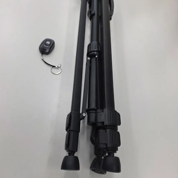 [BUNJANG] Professional Tripod for Travel, Smartphone, and Camera with Bluetooth Remote / 여행용, 스마트폰, 카메라용, 전문가용 삼각대 판매합니다