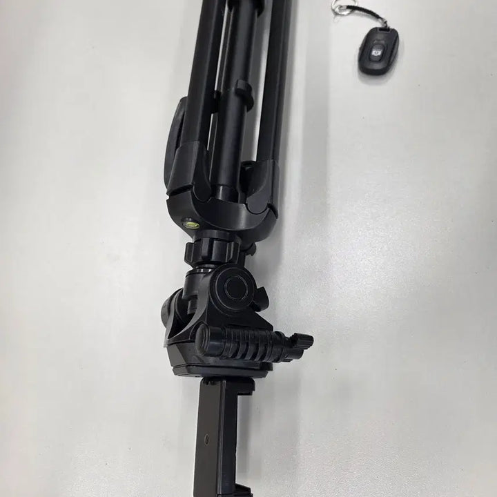 [BUNJANG] Professional Tripod for Travel, Smartphone, and Camera with Bluetooth Remote / 여행용, 스마트폰, 카메라용, 전문가용 삼각대 판매합니다
