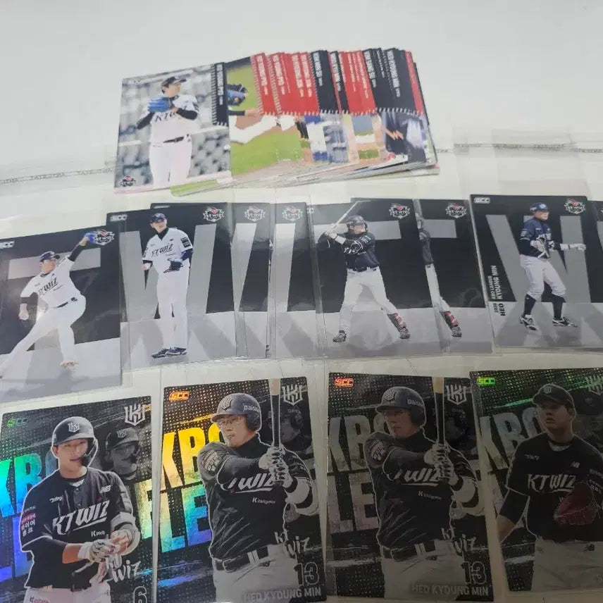[BUNJANG] 2026 KBO KT Baseball Cards Bundle Set (So Hyung-min, Heo Kyung-min, Lee Kang-min) / 2026 kbo kt 카드 포카 소형준 허경민 이강민 알파벳 홀로 일괄