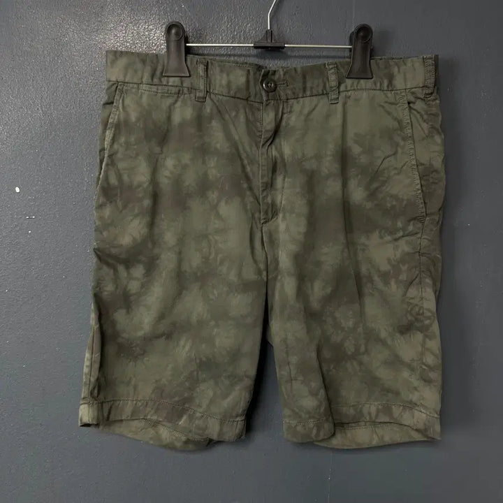 [BUNJANG] Uniqlo Khaki Washed Chino Shorts / M 유니클로 카키 워시드 치노 반바지