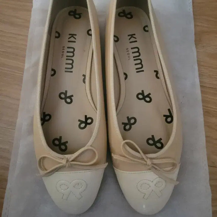 [BUNJANG] KIMIS STUDIO Ribbon Flat Shoes Buttercream 245 / 키미스튜디오 플랫슈즈 버터크림 245