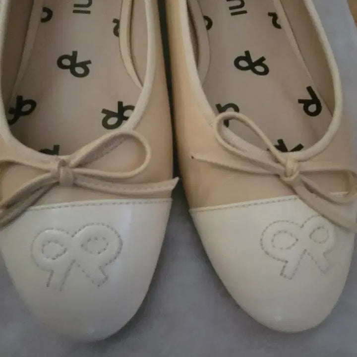 [BUNJANG] KIMIS STUDIO Ribbon Flat Shoes Buttercream 245 / 키미스튜디오 플랫슈즈 버터크림 245