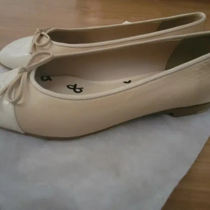 [BUNJANG] KIMIS STUDIO Ribbon Flat Shoes Buttercream 245 / 키미스튜디오 플랫슈즈 버터크림 245