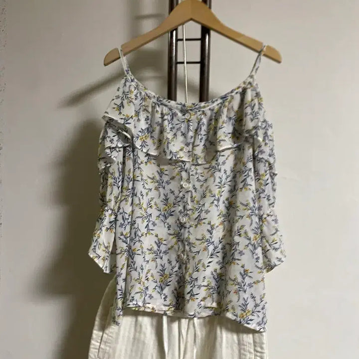 [BUNJANG] Chiffon Off-Shoulder Blouse / 쉬폰 오프숄더 블라우스 66