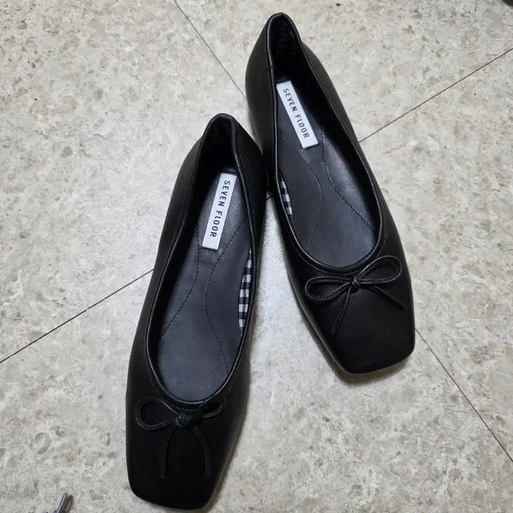 [BUNJANG] Barbara Seven Floor Black Flat Shoes / 바바라 세븐플로어 플랫슈즈 블랙