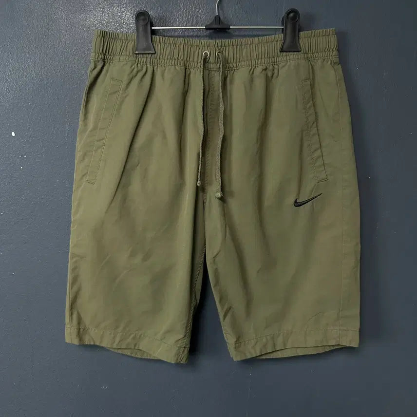 [BUNJANG] Nike Logo Khaki Banding Half Pants / M 나이키 로고 카키 밴딩 하프 팬츠