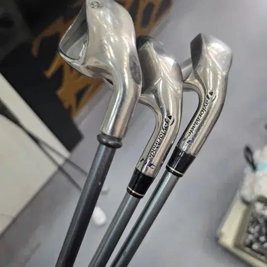 [BUNJANG] Graphite Practice Single Irons (6, 7, 9) / 그라파이트 연습용 679 번 단품아이언