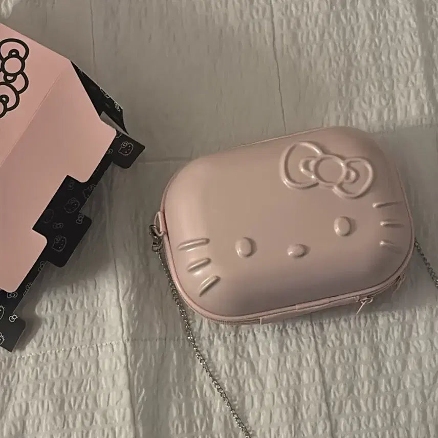 [BUNJANG] WAKEMAKE Hello Kitty Pink Ready Bag / 바로배송 웨이크메이크 헬로키티 핑크 레디백
