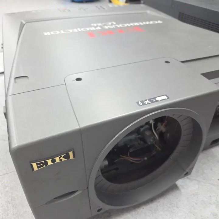 [BUNJANG] EIKI LC-X6 6500 ANSI Lumens XGA 3LCD Projector / 6500안시 에이키 LC-X6 중고 빔프로젝터