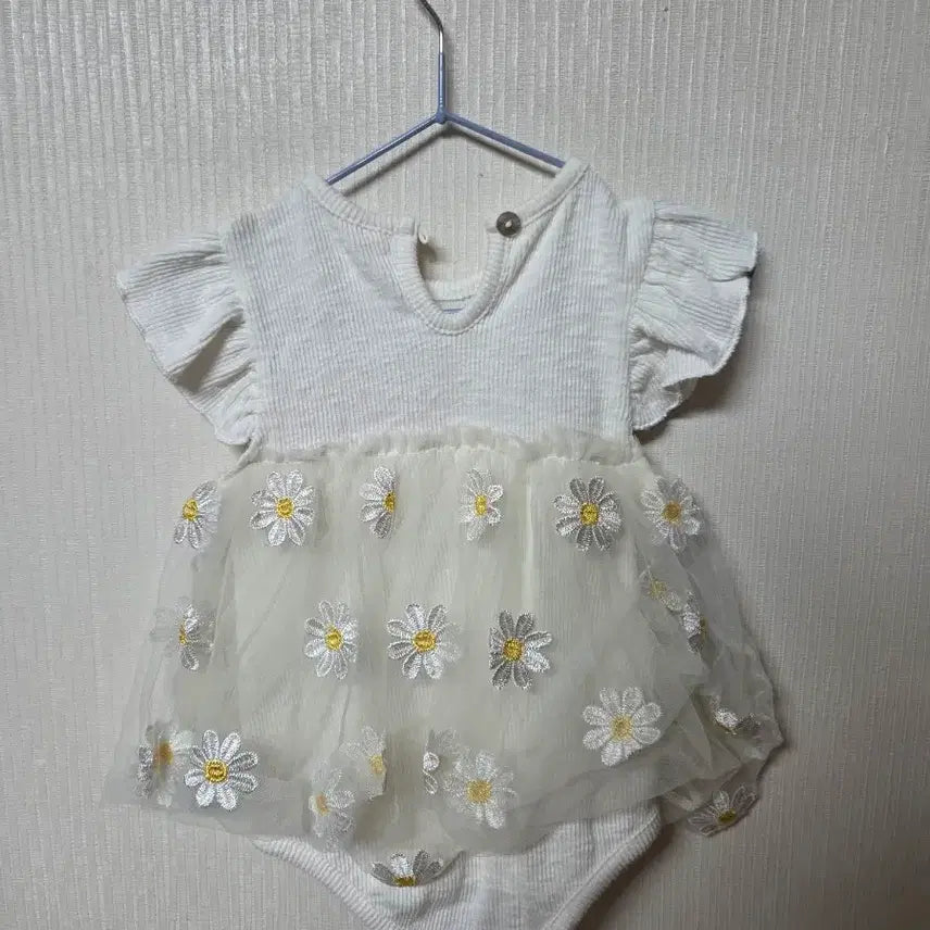 [BUNJANG] Choucream Daisy Pattern Short Sleeve Bodysuit M / Choucream 데이지 꽃 패턴 반팔 바디슈트 M