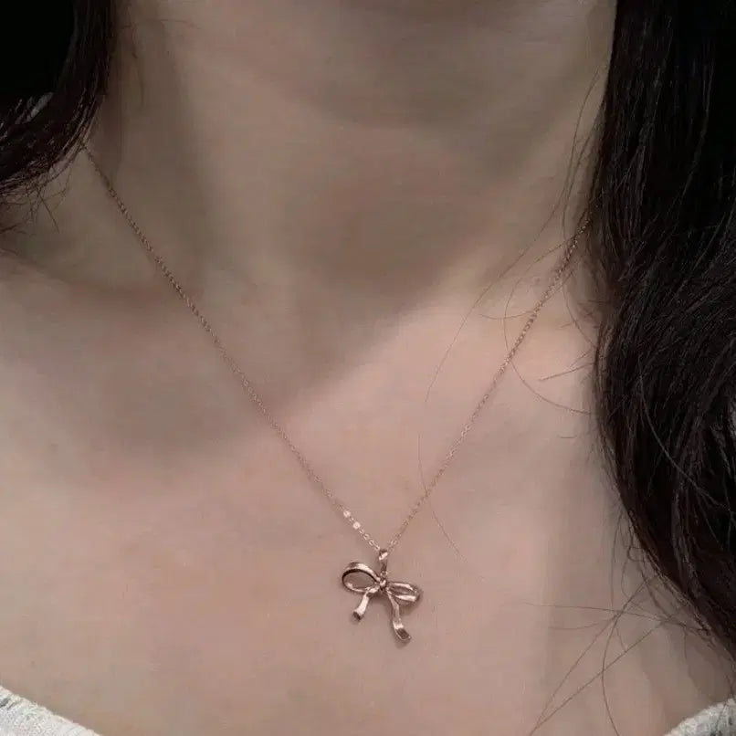 [BUNJANG] 14K Gold Ribbon Medal Necklace (Large) / 리본 메달 대자 14K