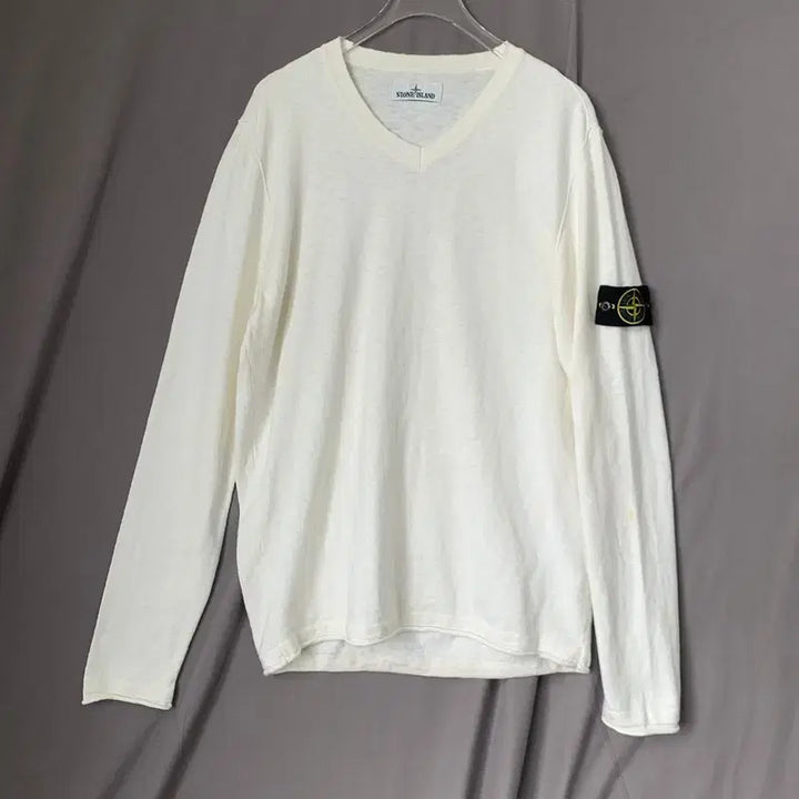 [BUNJANG] Stone Island 20 V-Neck Knit Long Sleeve Sweater / L 스톤아일랜드 20 와펜 V넥 니트 롱슬리브 긴팔티
