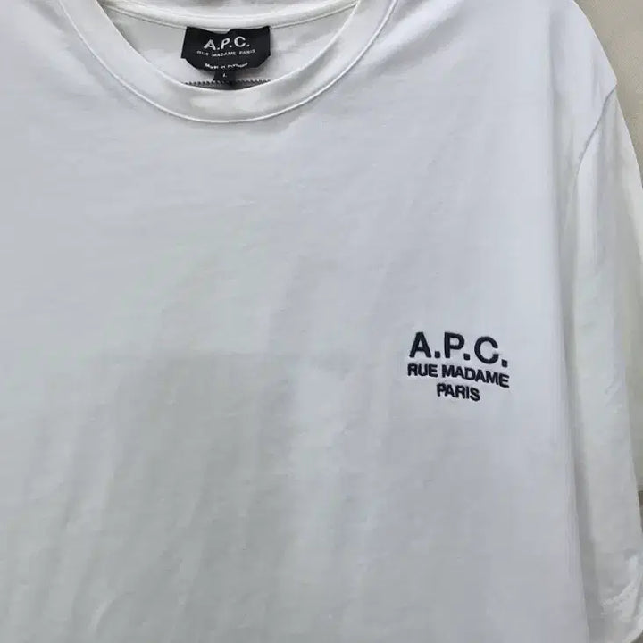 [BUNJANG] A.P.C. Logo Detail Cotton T-Shirt / APC 반팔티 화이트