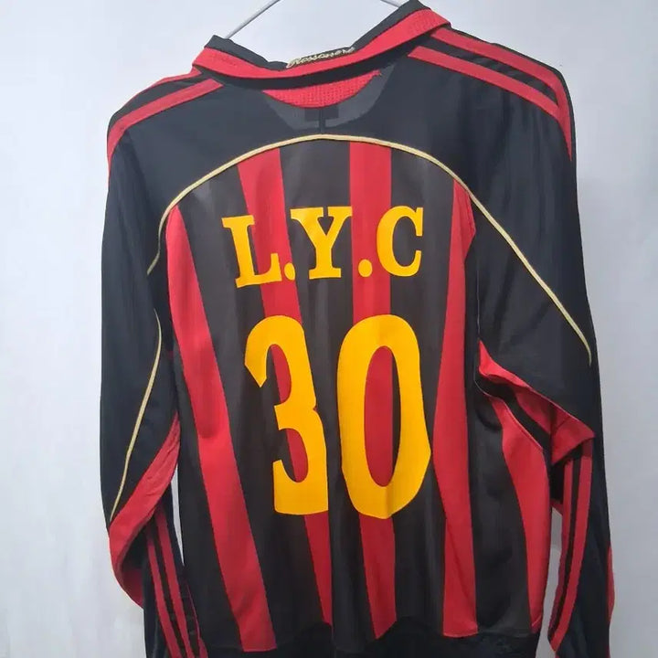 [BUNJANG] KWS CLUB Striped Soccer Jersey - Size 105 / 축구 상의  105 그외제품 개당 가격표 대로