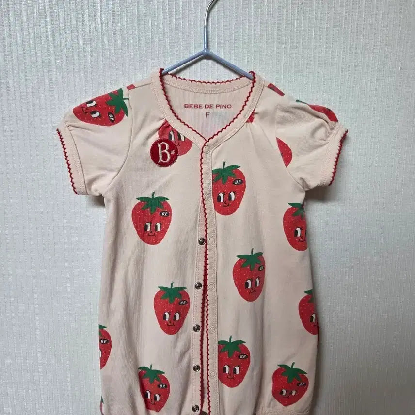 [BUNJANG] BebeDino Strawberry Pattern Baby Onesie / 베베드피노 딸기 패턴 우주복 F