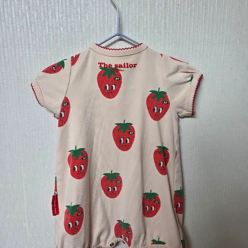 [BUNJANG] BebeDino Strawberry Pattern Baby Onesie / 베베드피노 딸기 패턴 우주복 F