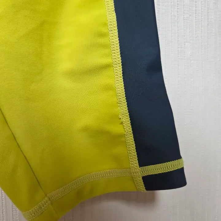 [BUNJANG] New Balance Swimsuit Rash Guard Size 90 / 뉴발란스 래쉬가드 스윔수트 90