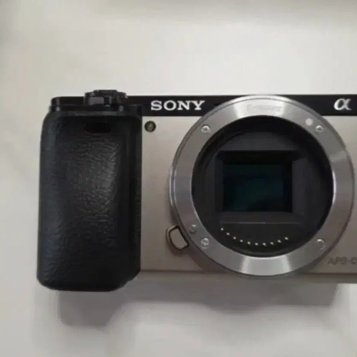 [BUNJANG] Sony a6000 Mirrorless Camera with Sigma 30mm f/2.8 Lens Kit / 소니 a6000 + 시그마 30mm f2.8