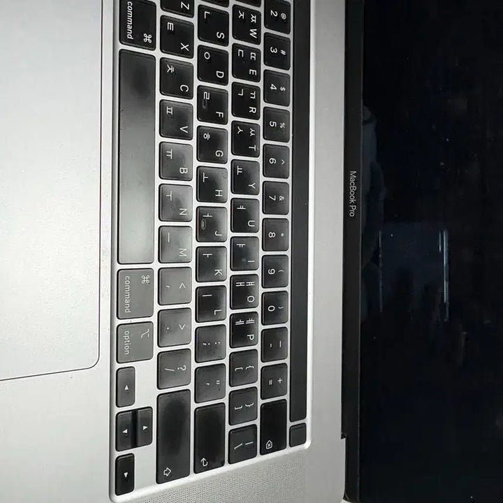 [BUNJANG] Apple MacBook Pro 16-inch 2019 (i7, 16GB RAM, 512GB SSD) / 맥북프로 2019 16인치(i7, 16gb, 512ssd)