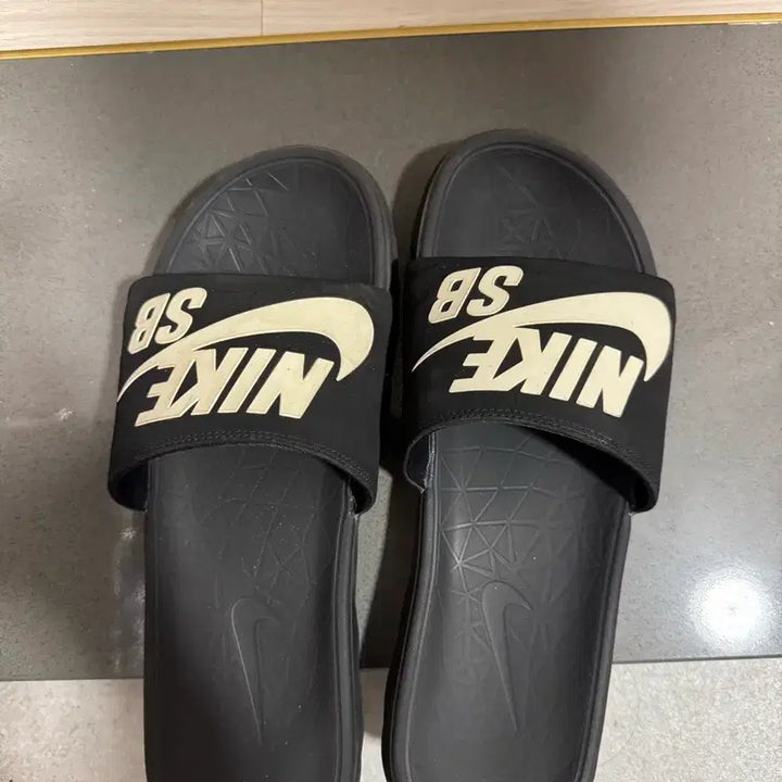 [BUNJANG] Nike SB Big Logo Slides / 나이키 SB 슬리퍼