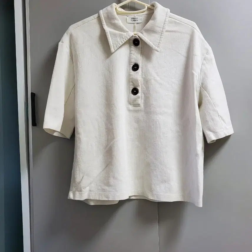 [SOLD OUT] 스튜디오 톰보이 화이트 카라반팔티