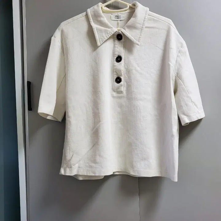 [SOLD OUT] 스튜디오 톰보이 화이트 카라반팔티