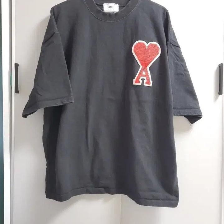 [SOLD OUT] 아미 하트 로고  블랙 반팔 티셔츠