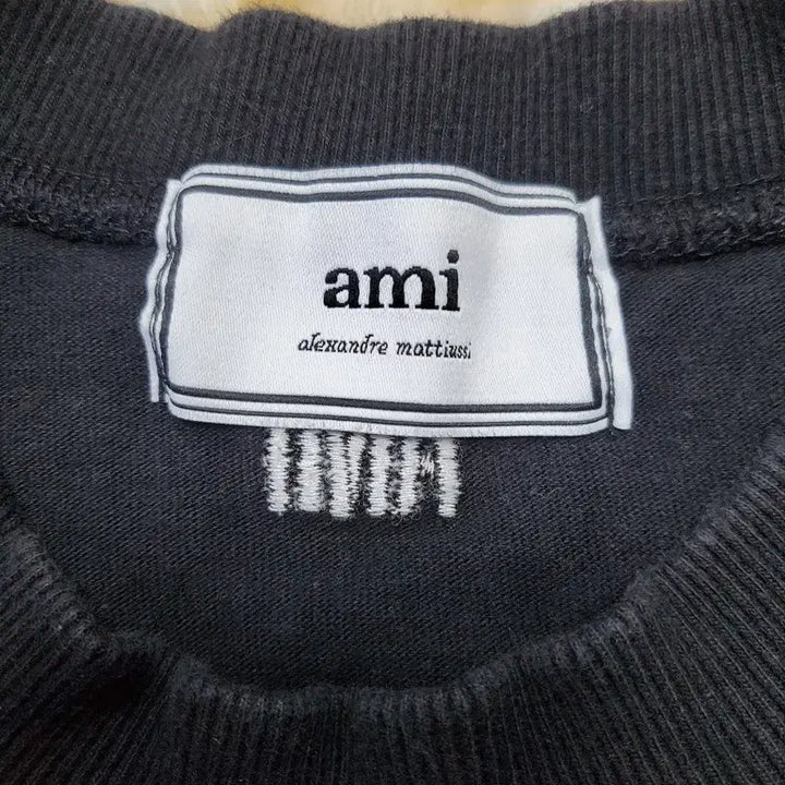 [SOLD OUT] 아미 하트 로고  블랙 반팔 티셔츠