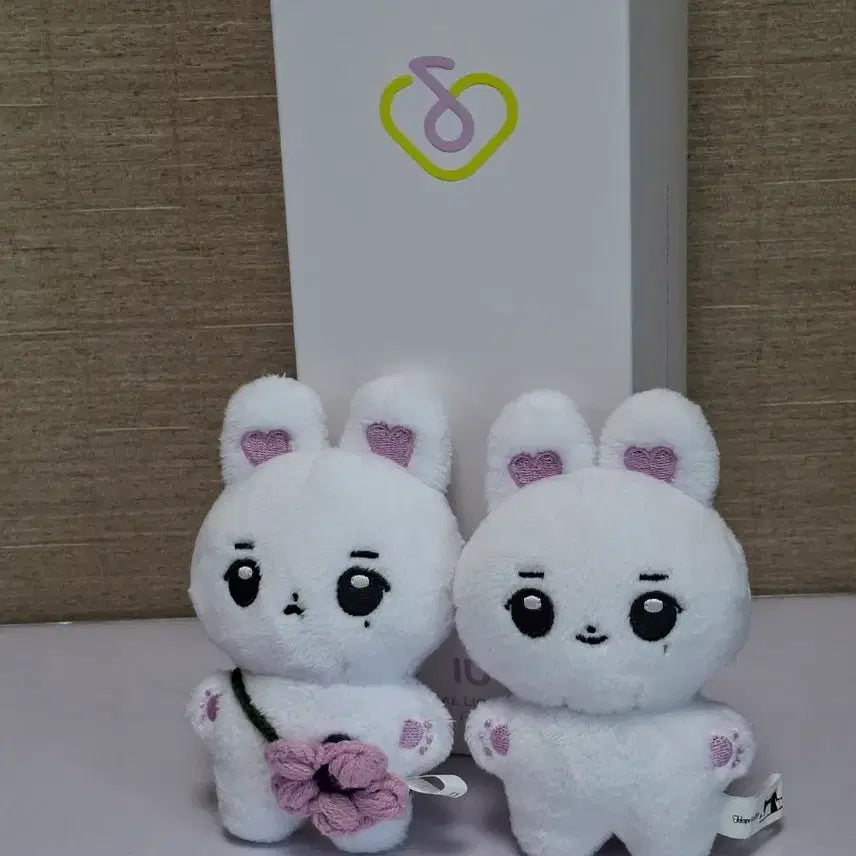 [BUNJANG] IU (I-KE) Lightstick Unofficial Goods Doll JINGBEAT Photocard / 아이유 아이크 응원봉 비공굿 인형 징빗 아이유 포카 일괄
