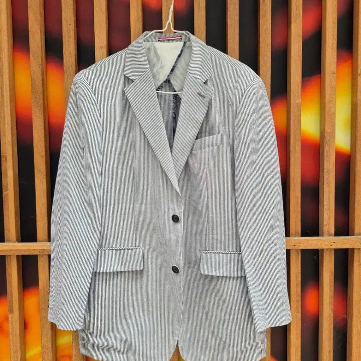 [SOLD OUT] 팬텀 얇은 스트라이프 패턴 블레이저100