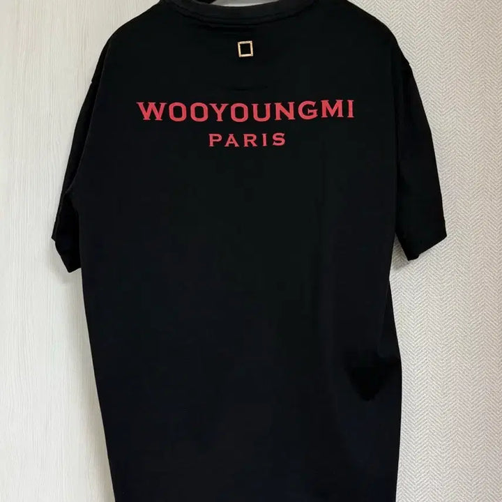 [SOLD OUT] (48) 우영미 백로고 반팔 티셔츠 블랙 레드