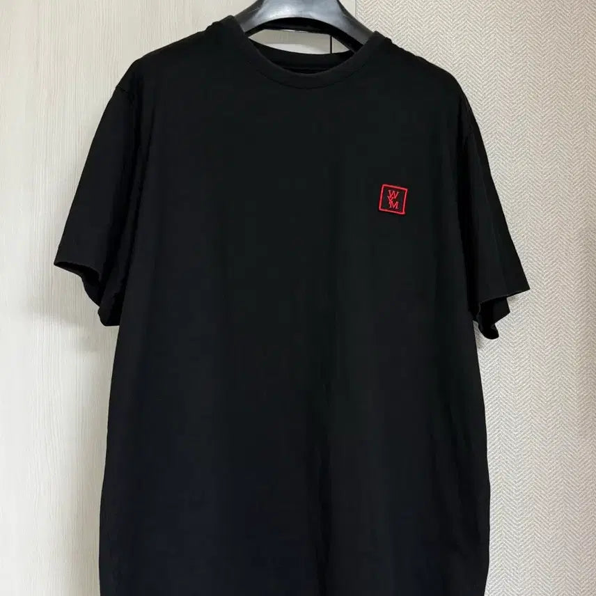 [SOLD OUT] (48) 우영미 백로고 반팔 티셔츠 블랙 레드