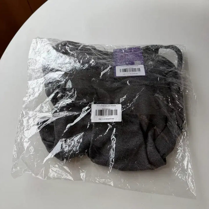 [SOLD OUT] 새상품) 플레어업 민소매 티셔츠 / 정가: 7.9만