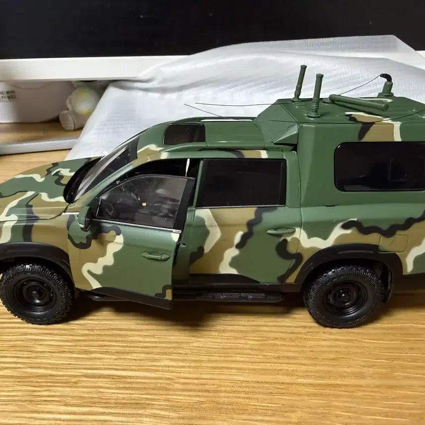 [BUNJANG] Rexton Sports Military Minicar Diecast Model / 렉스턴 스포츠 밀리터리 미니카. 다이캐스트