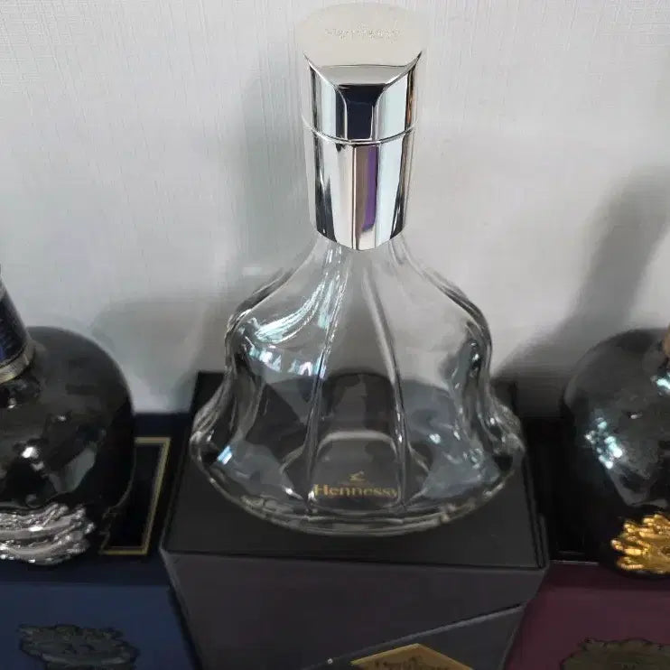 [BUNJANG] Royal Salute &amp; Hennessy XO Empty Bottles Bundle / 로얄살루트, 헤네시 XO 위스키 공병 일괄