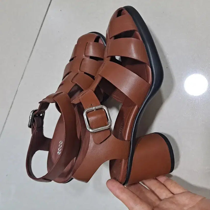 [SOLD OUT] 에코 샌들 브라운
