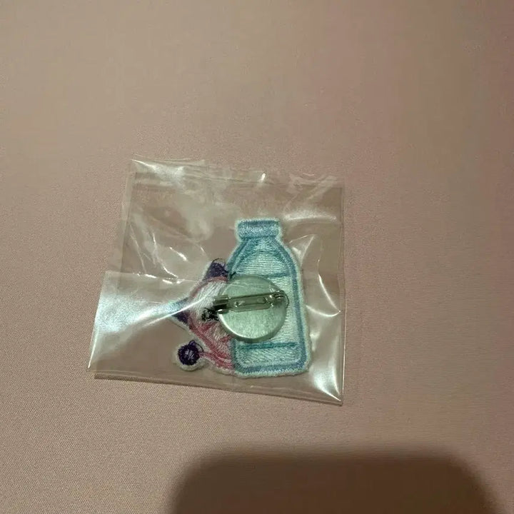 [SOLD OUT] 에비앙 x 핑크빈 와펜 뱃지