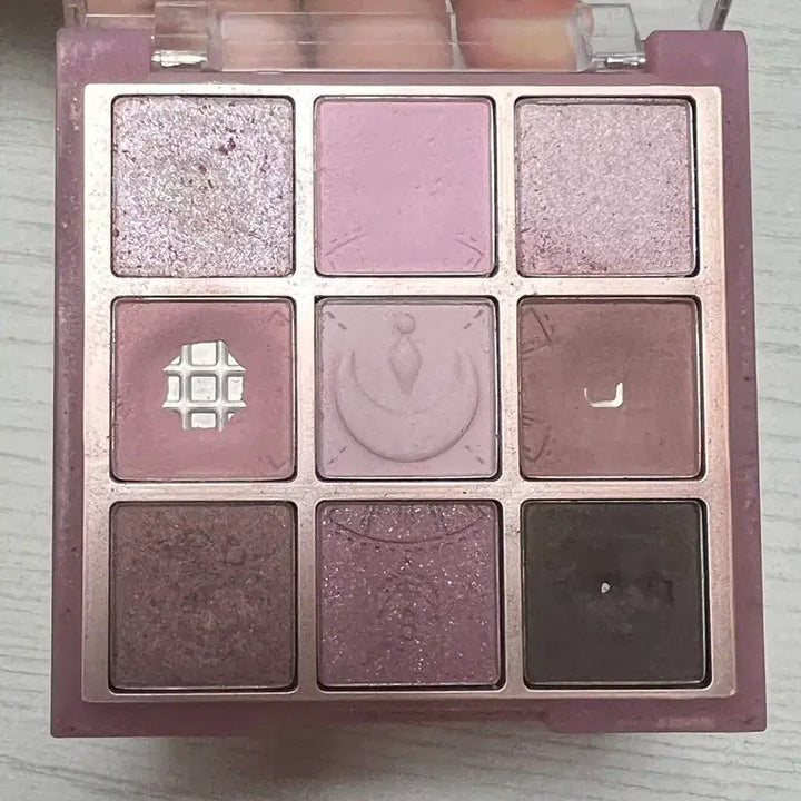 [BUNJANG] Holika Holika 9-Color Eyeshadow Palette / 홀리카홀리카 섀도우