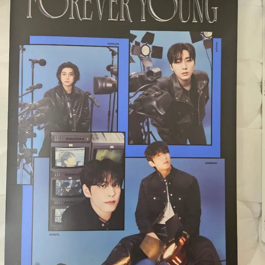 [BUNJANG] Day6 Forever Young Finale Poster Book / 데이식스 포에버영 피날레 포스터 북