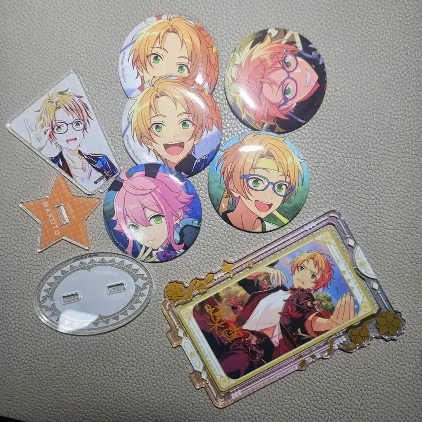 [BUNJANG] Ensemble Stars! Yuuki Makoto &amp; Himeyami Tori Bundle Set: Can Badge, Rotating Acrylic Stand / [일괄]앙스타 유우키 마코토 캔뱃지 회전 아크릴 스탠드 히메미야 토리