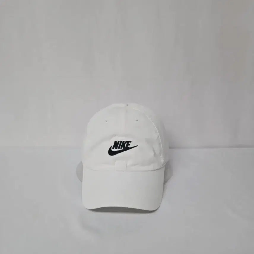 [BUNJANG] Nike White Baseball Cap / 나이키 모자 화이트