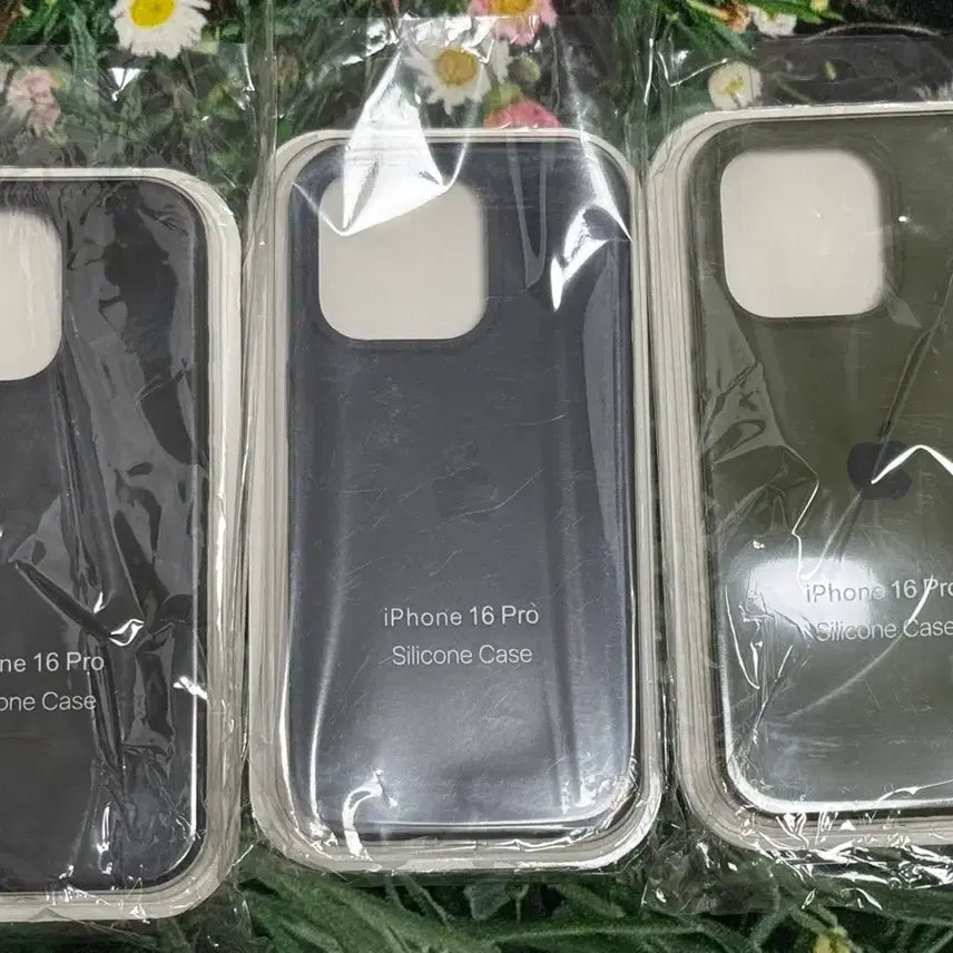 [BUNJANG] iPhone 16 Pro Silicone Case with Apple Logo, MagSafe Compatible / 아이폰 16프로 실리콘케이스 애플로고케이스 맥세이프 15프로 17프로