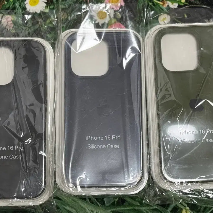 [BUNJANG] iPhone 16 Pro Silicone Case with Apple Logo, MagSafe Compatible / 아이폰 16프로 실리콘케이스 애플로고케이스 맥세이프 15프로 17프로