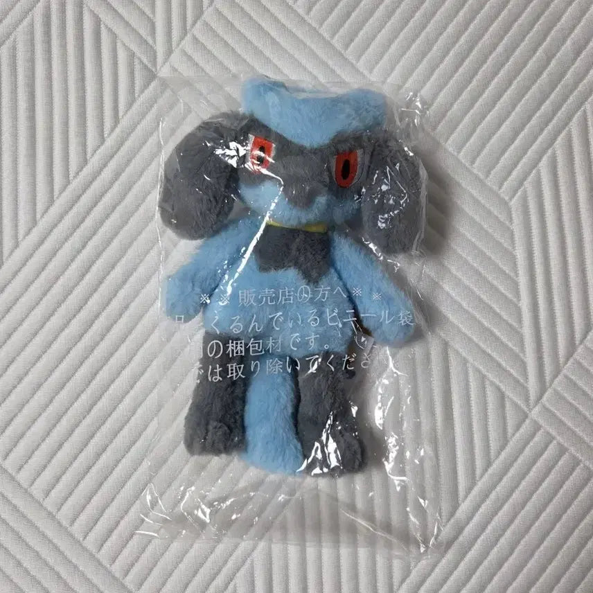 [BUNJANG] Pokemon Riolu Kuttakutatta Plush S (Sealed) / 포켓몬스터 리오르 쿠타쿠타탓타 인형 s 미개봉 포켓몬