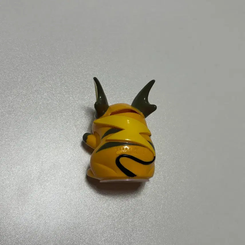 [BUNJANG] Vintage Raichu Mini Piggy Bank Figure / 고전 라이츄 미니 저금통 피규어
